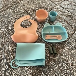 Childlike Behavior 8-Piece Dinner Plate Set